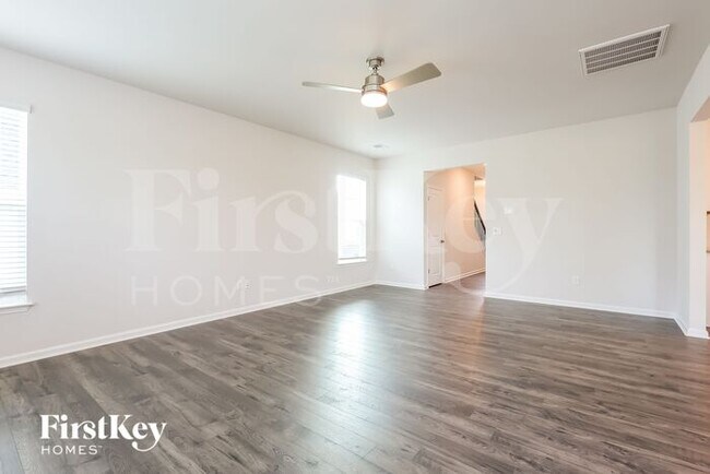 Foto del edificio - 408 Stonefence Dr