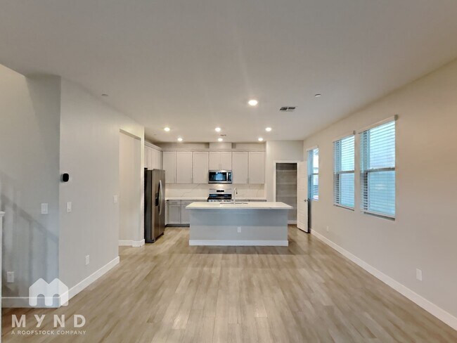 Foto del edificio - 486 Fairview Hills St