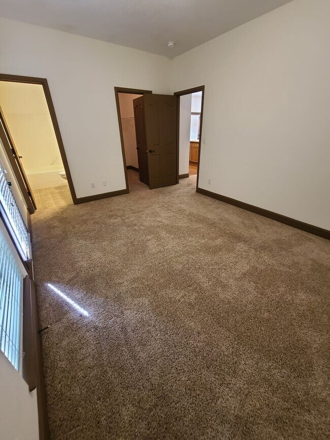 Building Photo - Poker Properties