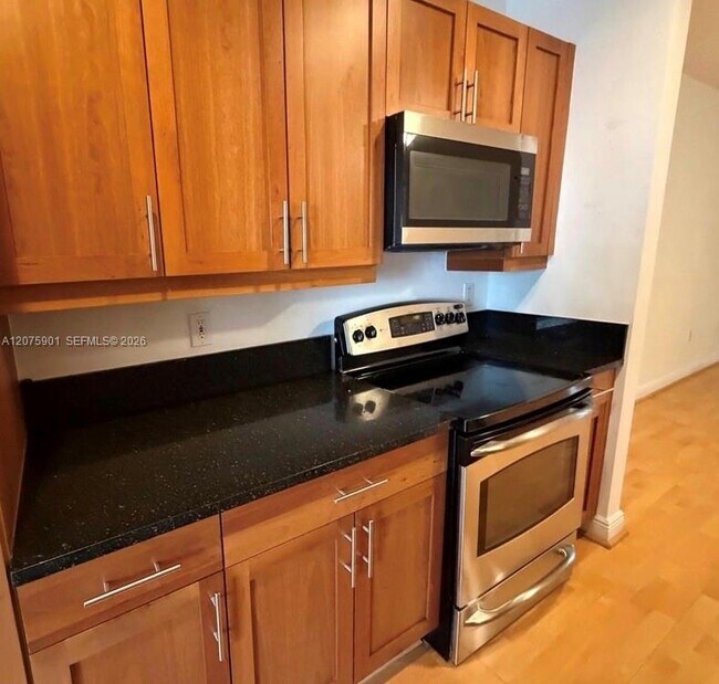 Foto del edificio - 332 SW 14th Ave