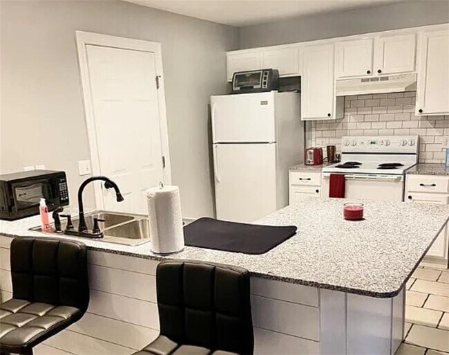 Foto del edificio - 826 W Peachtree Dr