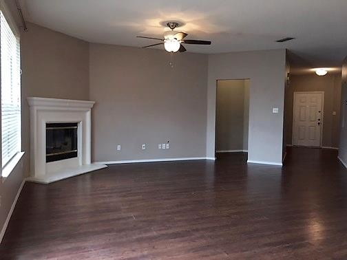 Foto del edificio - 6304 Downeast Dr