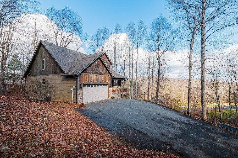 Foto principal - 211 Spicewood Dr