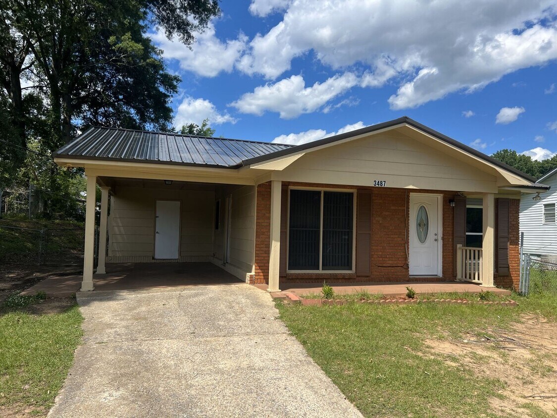 Primary Photo - Beautifully remodeled 3-bedroom