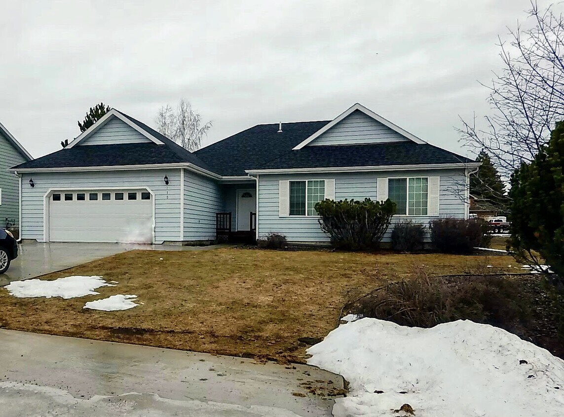 215 Stage Ridge Rd, Bigfork, MT 59911 House Rental in Bigfork, MT