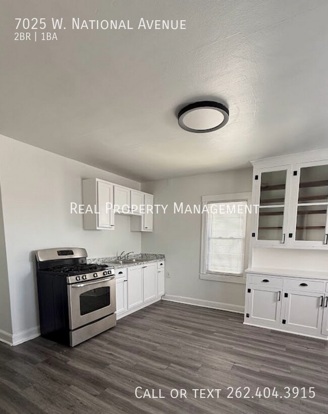 Foto del edificio - 7025 W National Ave