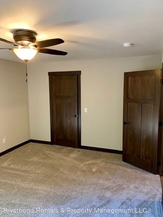 Foto del edificio - 122-124 Hickory Ln