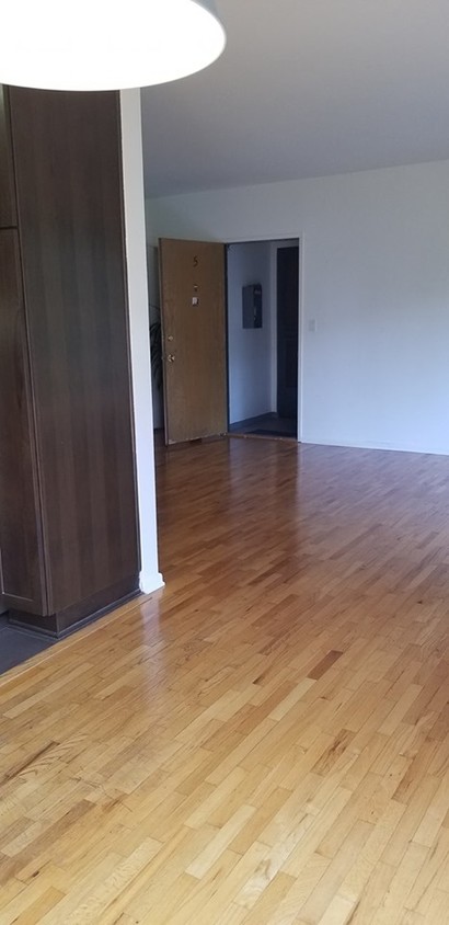 Large living area - 1507 Stanford St