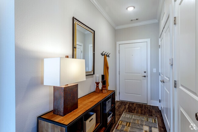 2BR, 2BA - 1,140SF - Crowne at Old Town North