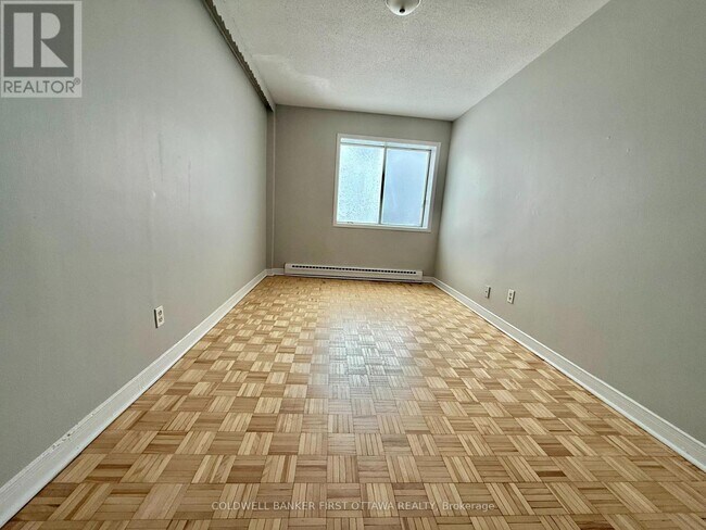 Building Photo - 1435 Morisset Ave