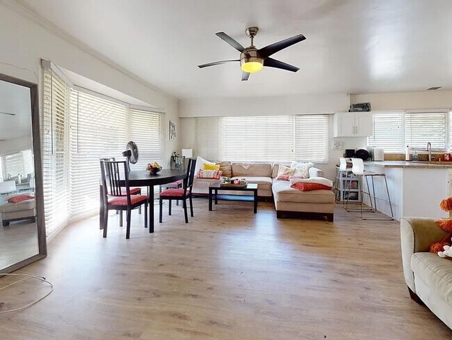 Building Photo - MASSIVE 8 Bed / 4 Bath Home on Mary Lane - 2 Kitchens! Private Yard, Driveway, 8 Parking Permits ...
