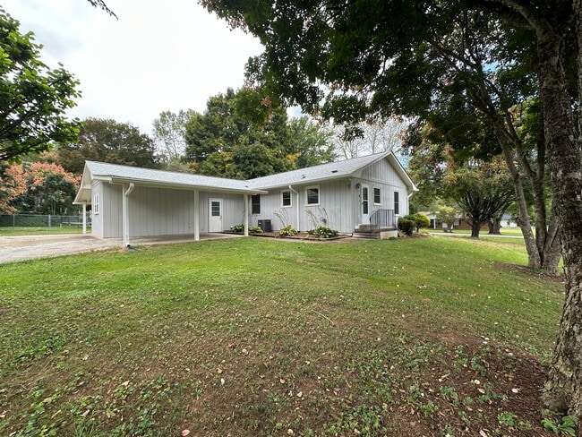 Building Photo - 78B Dries Dr