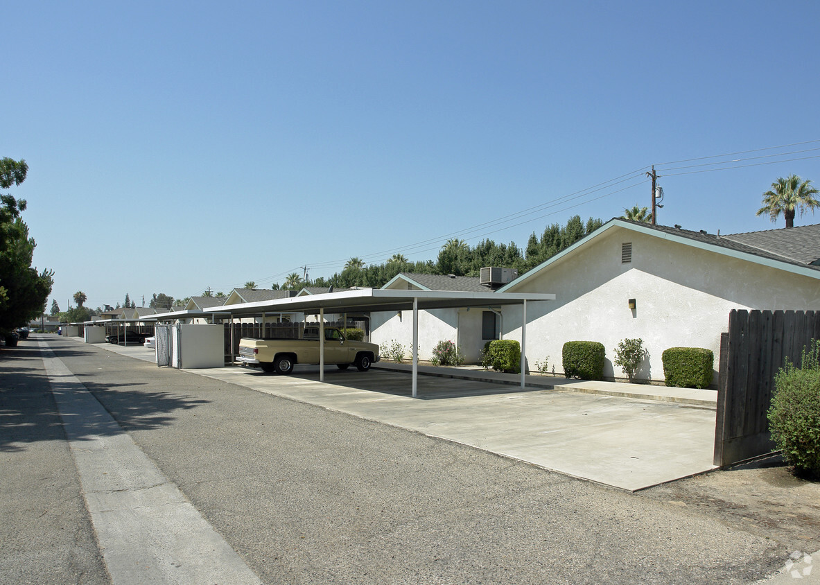 Primary Photo - Bradford Apartments