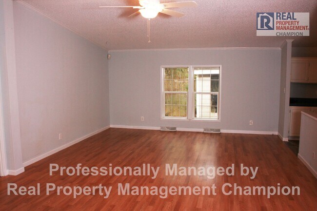 Foto del edificio - Charming Home in Quiet Neighborhood Near Monkey Junction