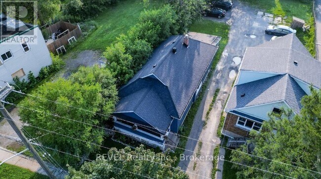 Building Photo - 50 Pelham Rd