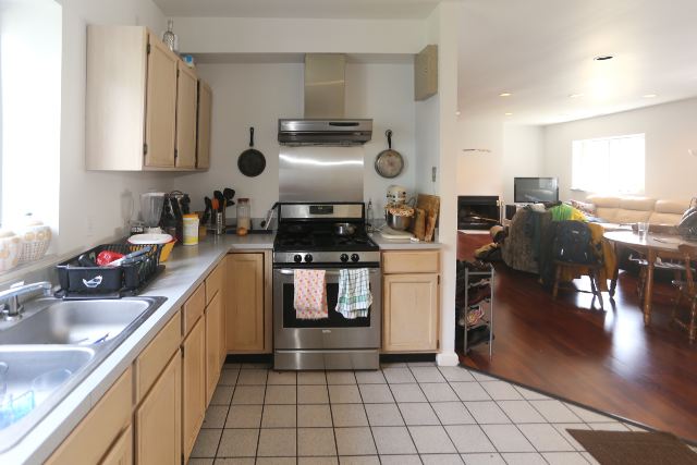 Building Photo - 4537 N Greenview Ave