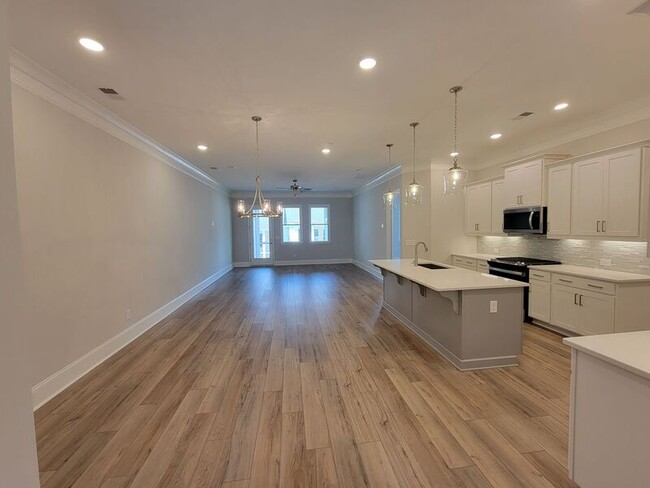 Building Photo - 2130 Cosette Ln