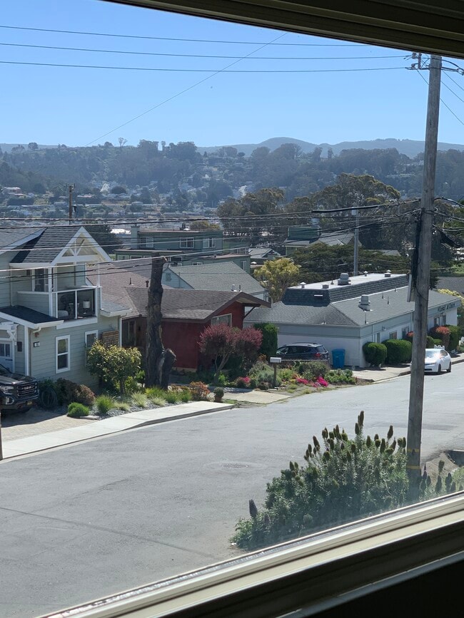 Building Photo - 260 San Pedro Ave