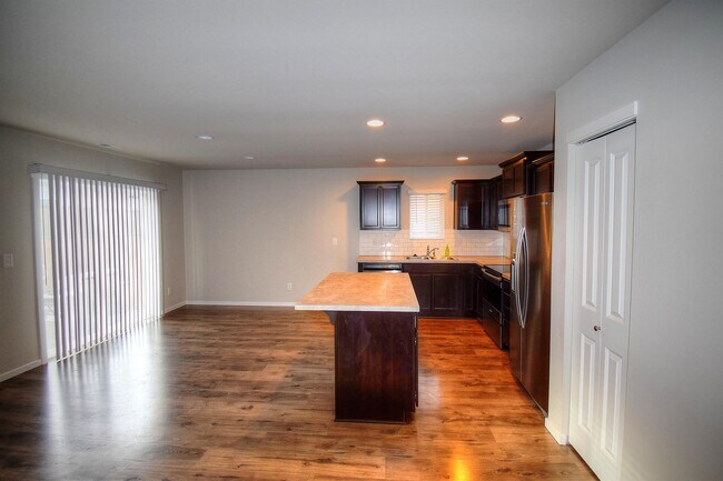 Building Photo - 6923 Sweetgum Ave NE