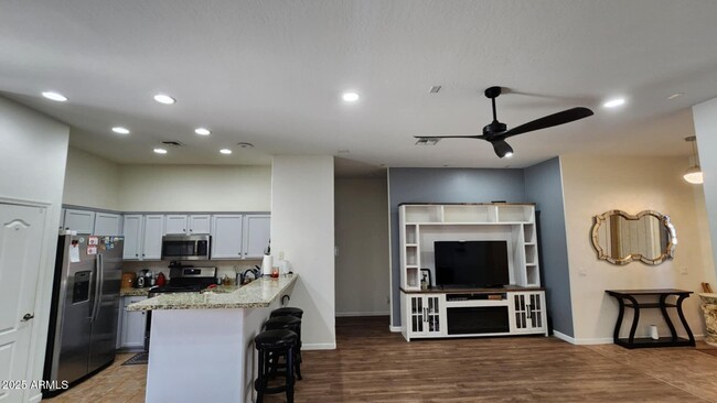 Foto del edificio - 21627 N Davis Way