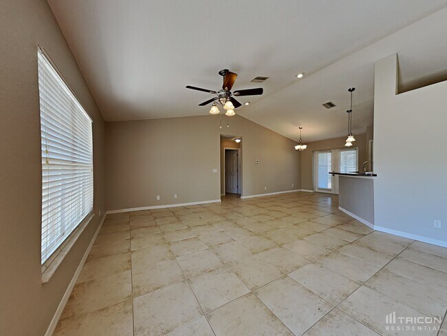 Building Photo - 9390 Fruitland Ave