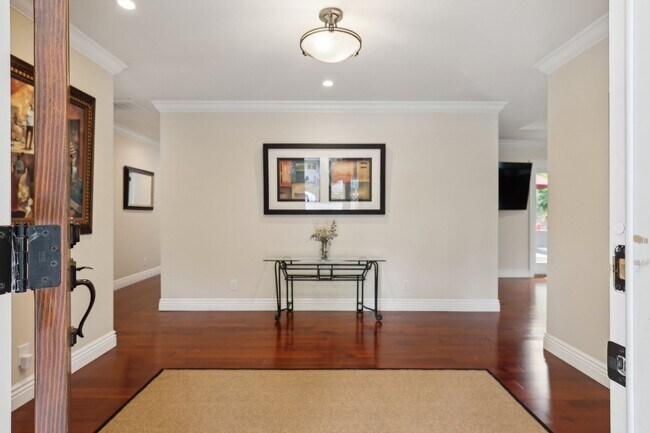 Foto del edificio - Single-Level Three-Bedroom Retreat in Napa’s Sought-After Vichy Neighborhood
