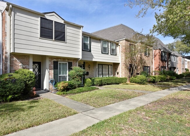 Foto del edificio - 14573 Misty Meadow Ln