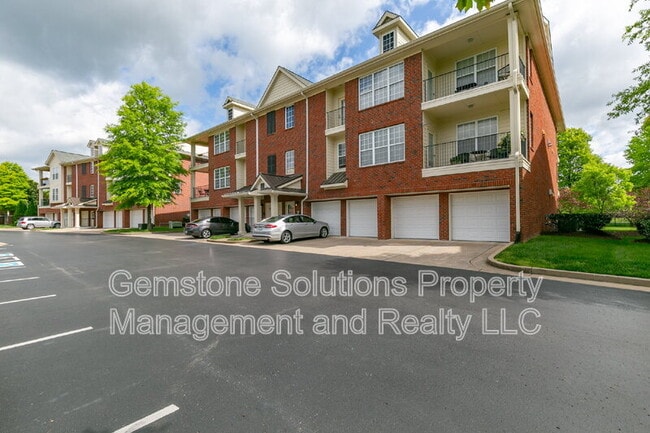Foto del edificio - 3201 Aspen Grove Dr