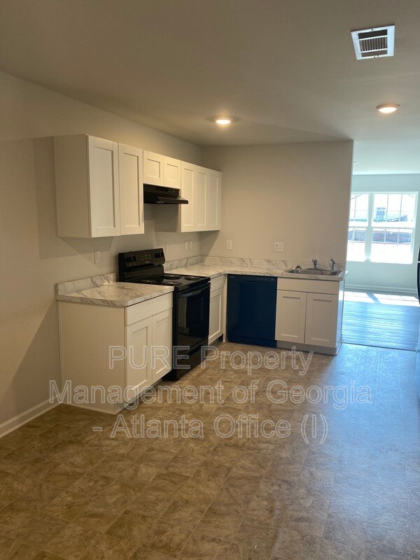 Building Photo - 585 Elles Wy