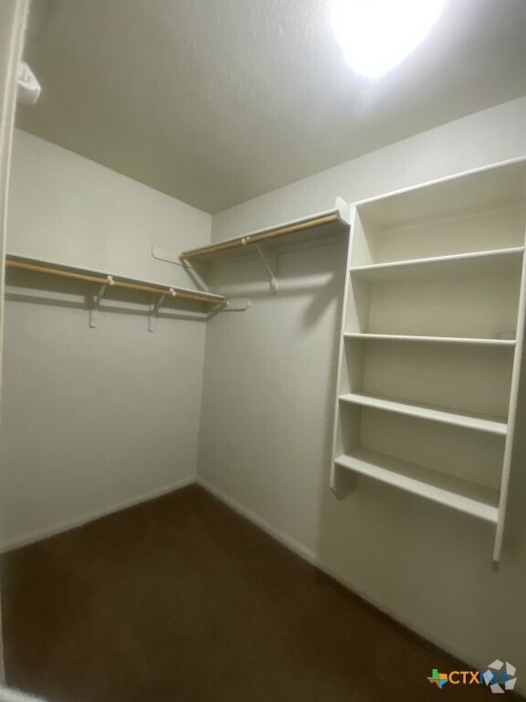 Building Photo - 5406 Oster Dr