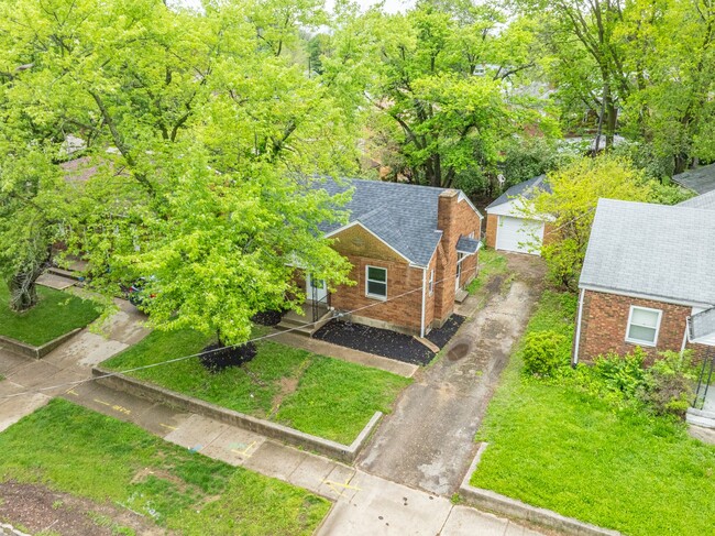 Foto del edificio - Charming 2-Bedroom Home in Dayton's Belmon...