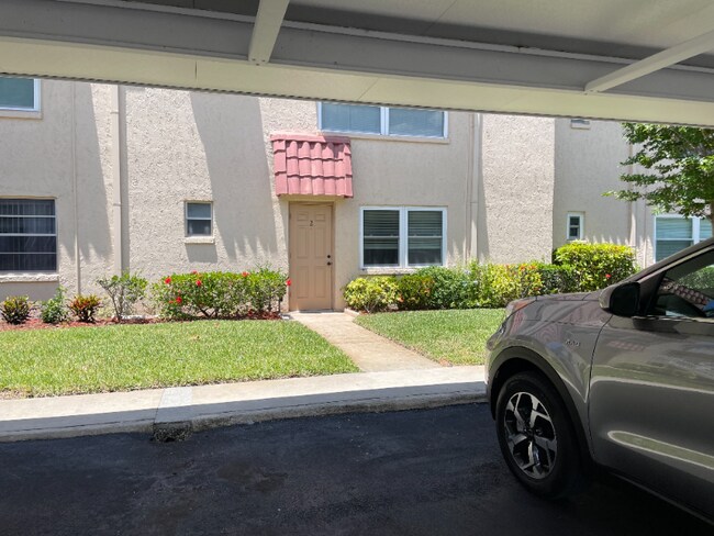 Foto del edificio - 10033 64th Ave N