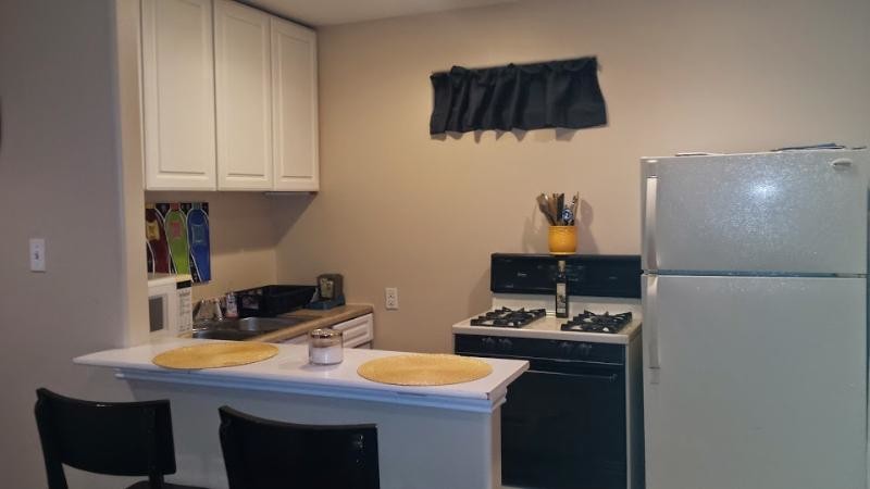 Primary Photo - 845 N 6th Ave