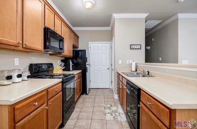 Building Photo - 900 Dean Lee Dr