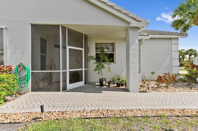 Foto del edificio - 8319 Horseshoe Bay Rd