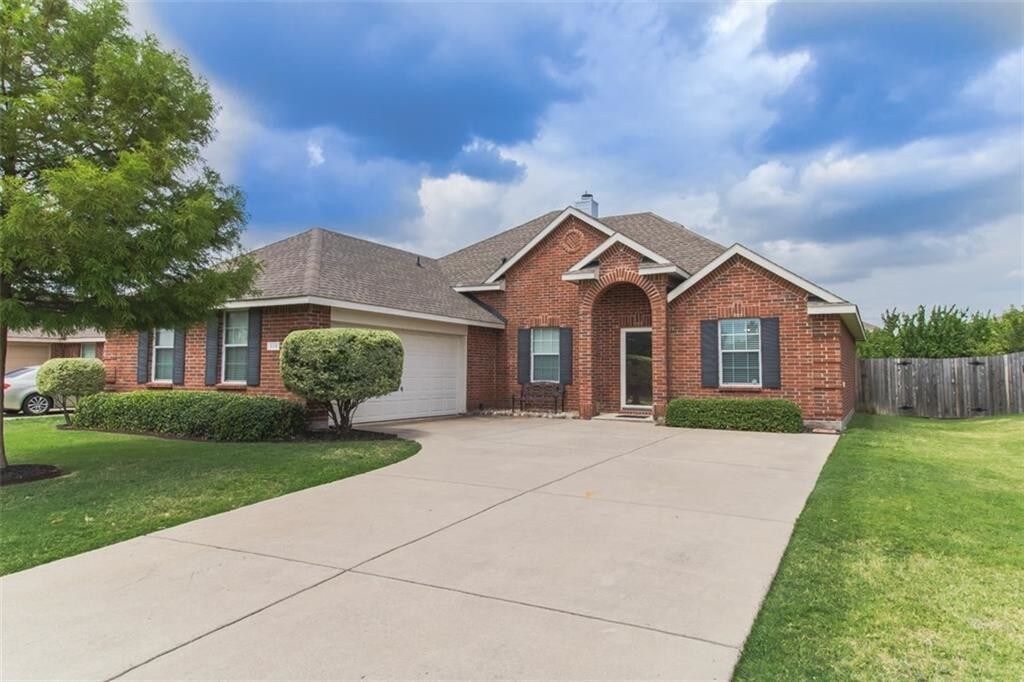 111 Hickory Creek Dr, Red Oak, TX 75154 House Rental in Red Oak, TX