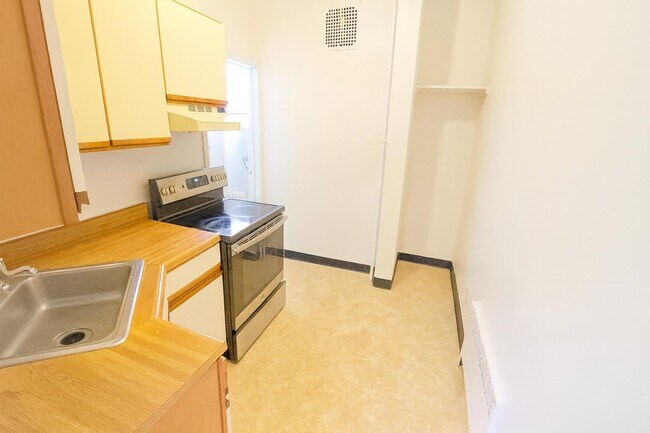 Foto del edificio - 44 Gifford Ave