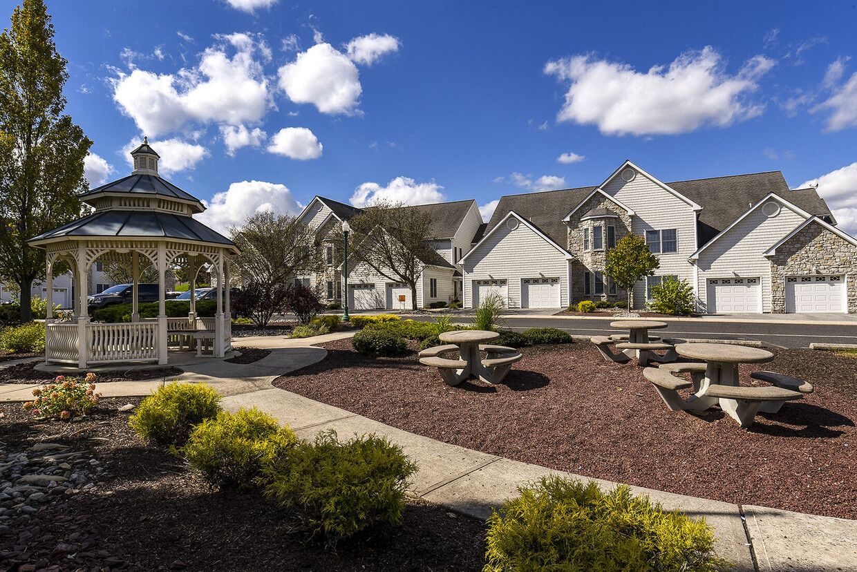 Primary Photo - Springhouse Townhomes