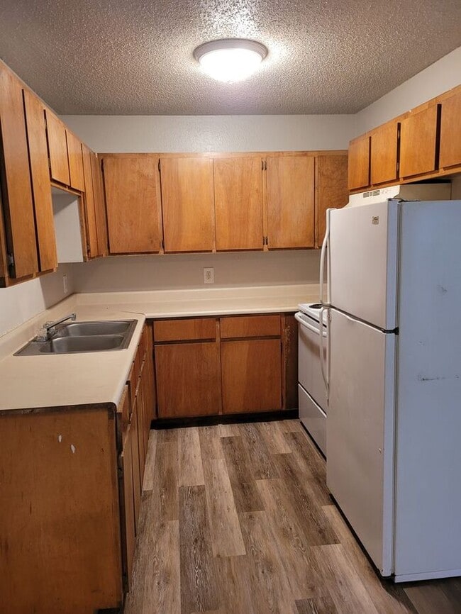 Building Photo - $400 Move in special December 2024