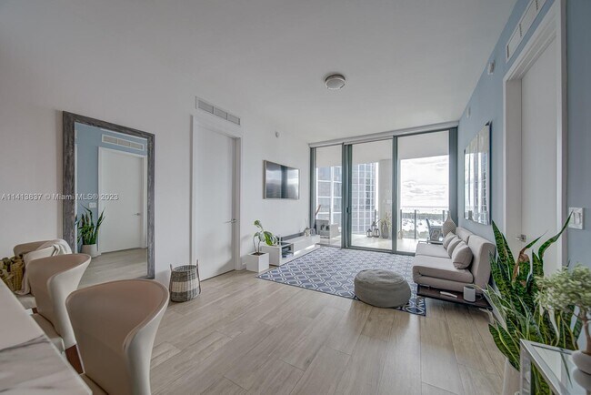Foto del edificio - 2831 S Bayshore Dr