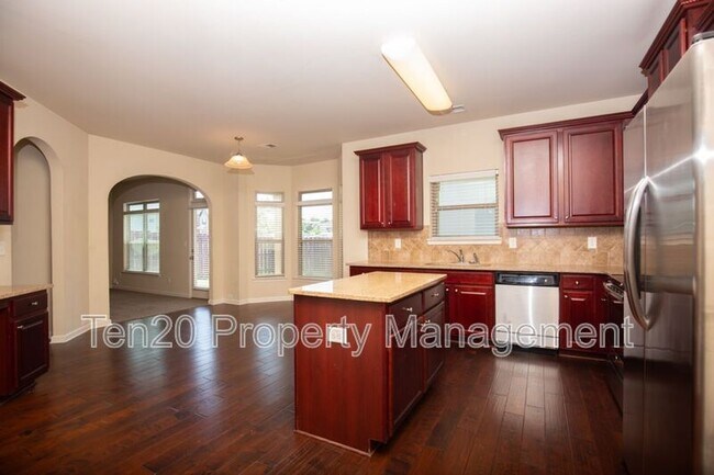 Building Photo - 2 Willow Oak Lane