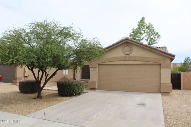 Building Photo - Charming Gilbert Rental - Immediate Move I...