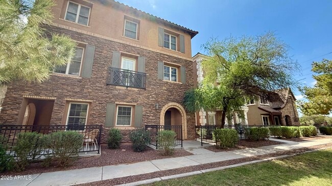 Building Photo - 1632 E Canyon Creek Dr