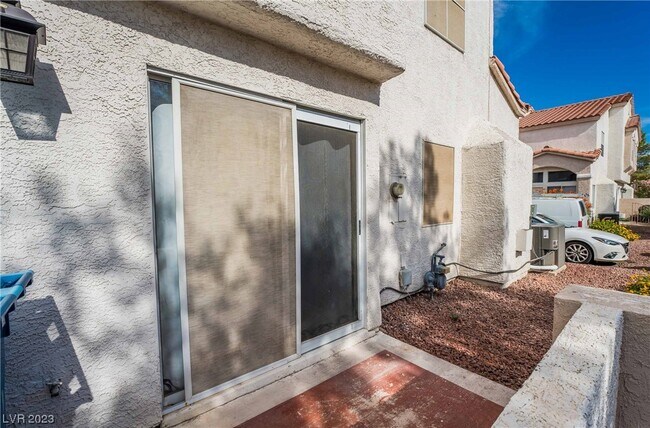 Foto del edificio - 4032 Castle Cove Dr