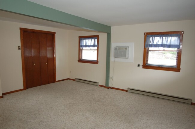 Building Photo - Single Family Home