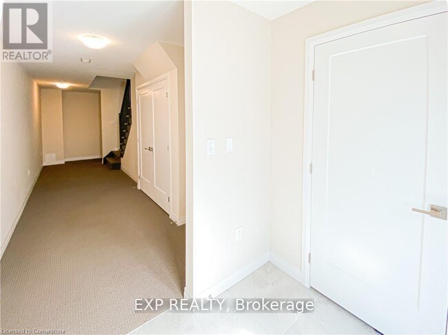 Building Photo - 6 Ritchie Ln