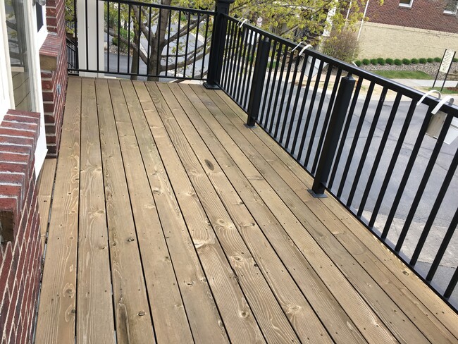 Deck 1 - 49 4th Ave N