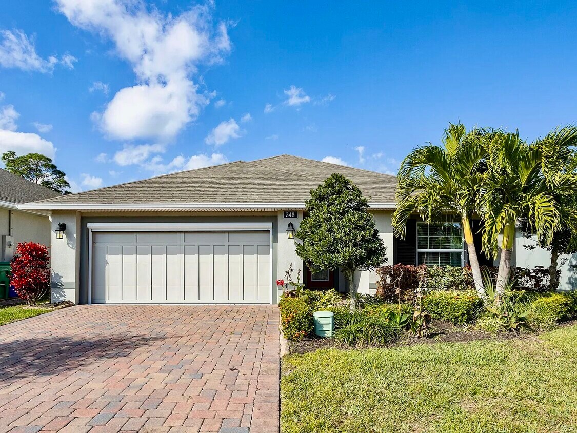 Primary Photo - 348 Sandcrest Cir