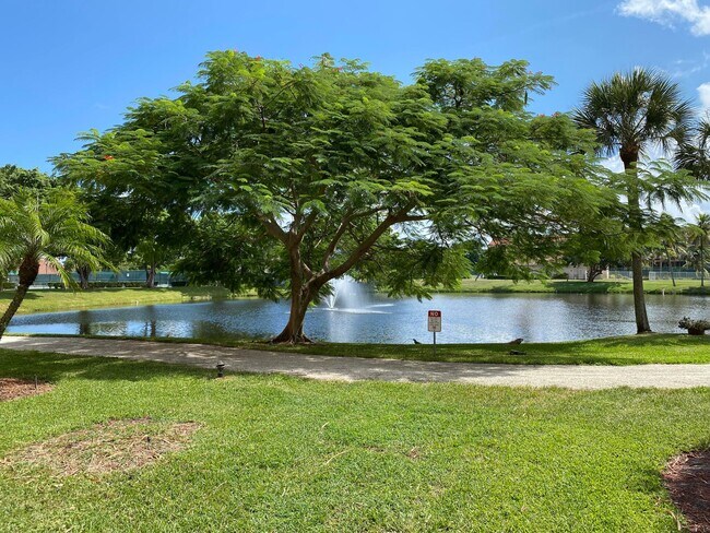 Foto del edificio - 2255 Lindell Blvd