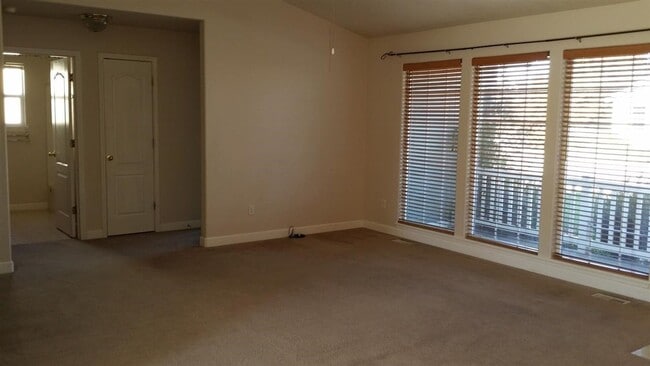 Building Photo - Boise, 3Bd/2Bth/2Car, 1332 Sqft,